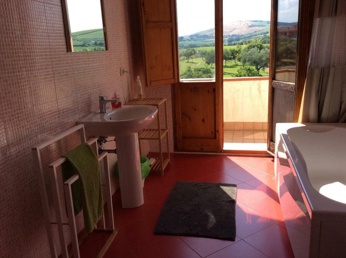 Le Terre D'Abruzzo Guest House Alanno ภายนอก รูปภาพ